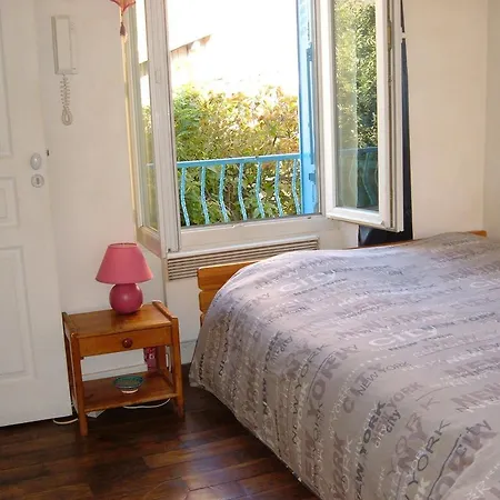 Bed & Breakfast Le Jardin De Cécile Et Benoit - Malakoff